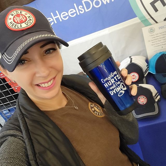 Sunday morning mood at the #LRK3DE: everything hurts and I'm dying 😂 last chance to come by and grab some #RideHeelsDown goodies! 💙
#horsebackriding #horsesofinstagram #horses #horse #barnlife #riding #eventing #dressage #jumper #horseshow #heelsdown #equitation #xc #crosscountry #haveagreatride #eventer #usea #3phase #3ways3days #ushja #usdf #usef