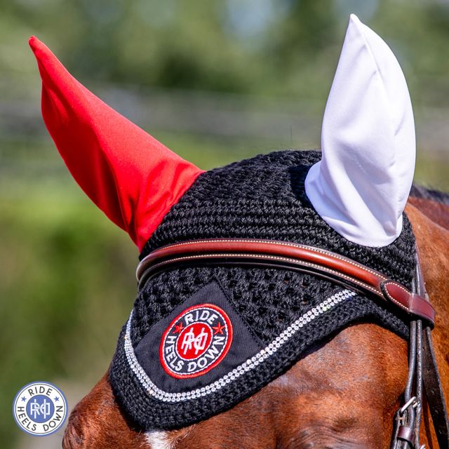 😍 So in love with the crystal option on our new 🤍 Red on Right ❤️ ear bonnets! I can't wait to gallop with this on cross country...
#RideHeelsDown #horsebackriding #horsesofinstagram #horses #horse #barnlife #riding #eventing #dressage #jumper #horseshow #heelsdown #equitation #xc #crosscountry #haveagreatride #eventer #usea #3phase #3ways3days #ushja #usdf #usef