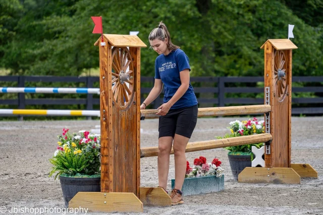👏🙌 LOVING this shot of Kora Schroeder volunteereing at the Southeast Schooling Show Series after her rides! Amanda Matthews Schroeder of @corakkocreekfarm sure raised her right.

👕 #RideHeelsDown "When Is My Ride Time?" tee
📸 Jbishopphotography

#RideHeelsDown #horsebackriding #horsesofinstagram #horses #horse #barnlife #riding #eventing #dressage #jumper #horseshow #heelsdown #equitation #xc #crosscountry #haveagreatride #eventer #usea #3phase #3ways3days #ushja #usdf #usef
